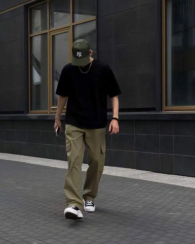 欢迎夏季这样挑选造型很显硬汉风百家乐网址“重磅T恤”越来越受(图2)