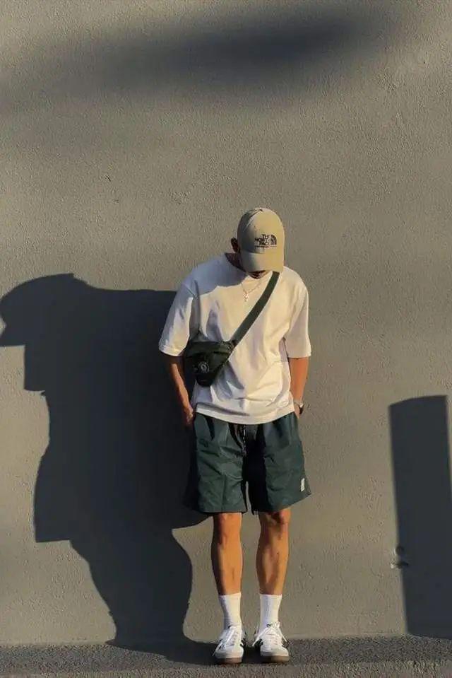 欢迎夏季这样挑选造型很显硬汉风百家乐网址“重磅T恤”越来越受(图6)